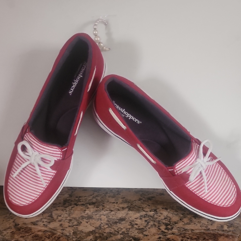 SOLD**rasshoppers Women's Shoes 6 Red White Slip On Deck Boat Memory Deluxe